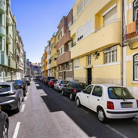 Whome Urban Chic, Great For D Nomads & R Workers